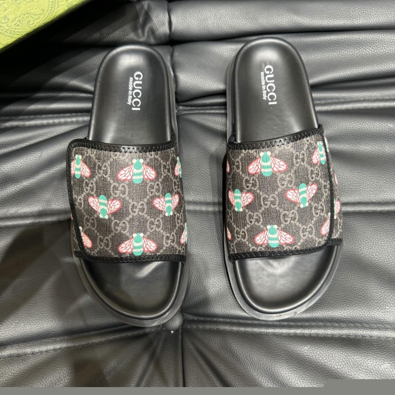 G*u*i slippers